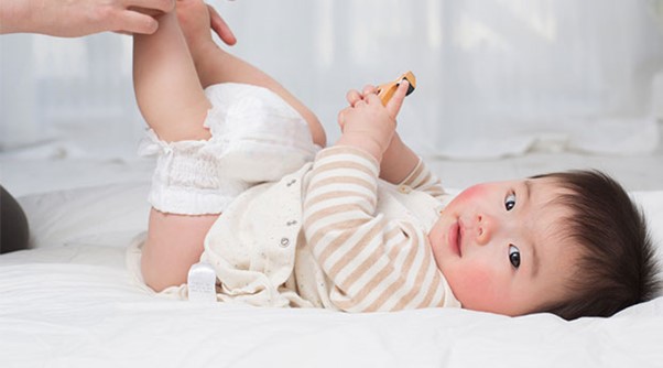 Penyebab Bayi Kentut Terus & Cara Mengatasinya