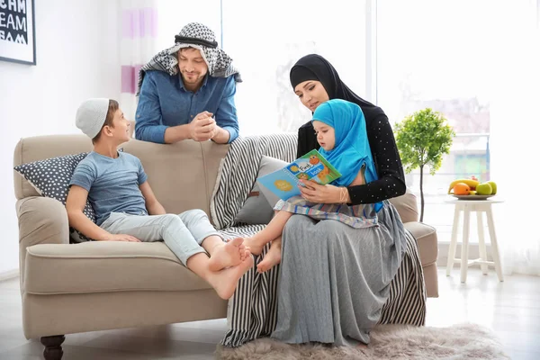 Liburan Sekolah di Rumah Aja? Ini Cara Ayah Bunda Membuat Anak Tetap Ceria dan Produktif