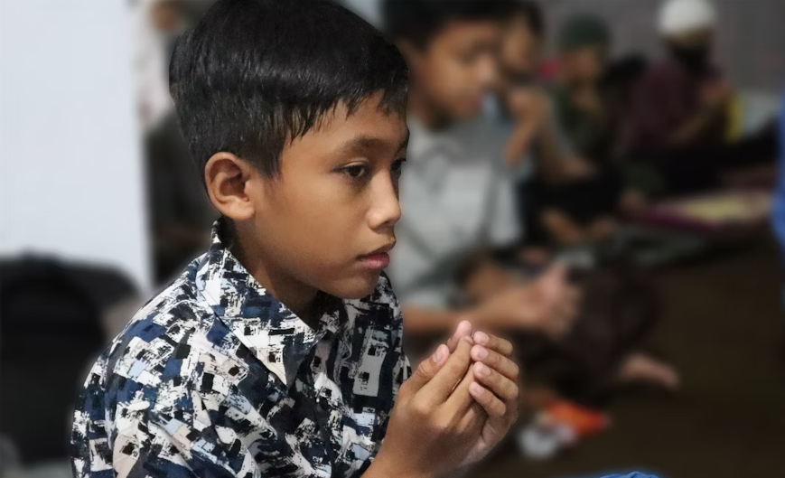 Pentingnya Mengajarkan Anak Mencintai Allah Sejak Dini